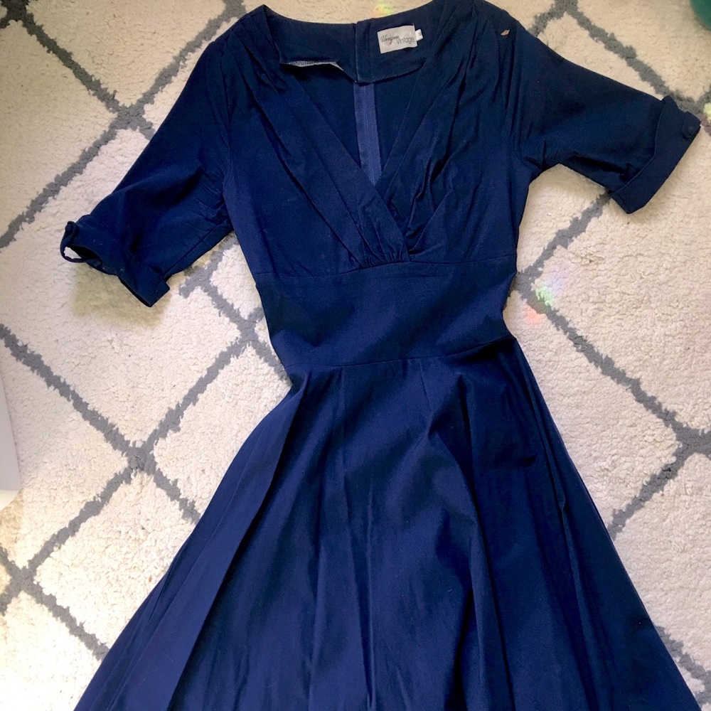 Unique Vintage long sleeve dress in navy (M)